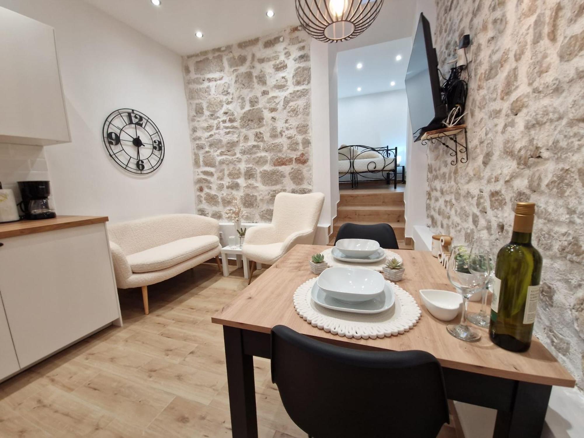 Small House Saint Michael Σίμπενικ Εξωτερικό φωτογραφία